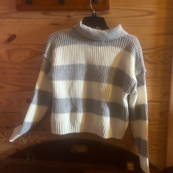 grey sweater - Picture 2 of 3